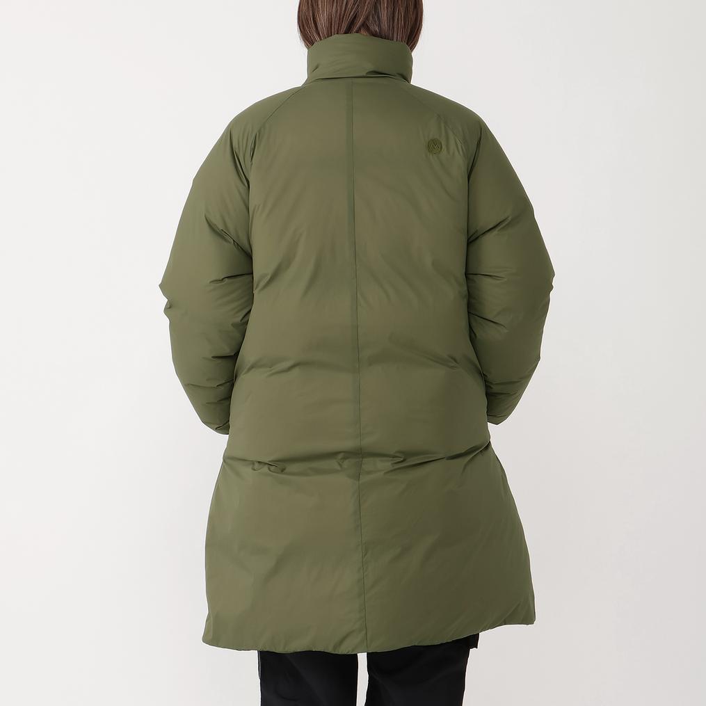 モデル：161cm / 着用サイズ：S MARMOT MARMOT W's 750FP Vertical Long Down Jacket画像3