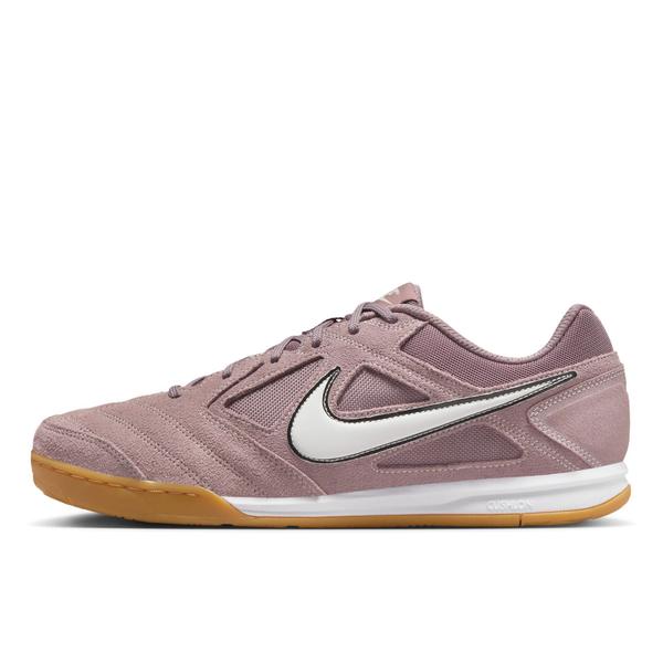 NIKE ガト ブラック 24cm