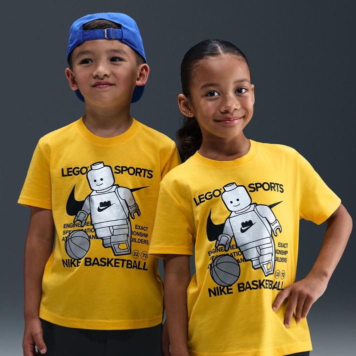 NIKE �V���[�g�X���[�u YELLOW