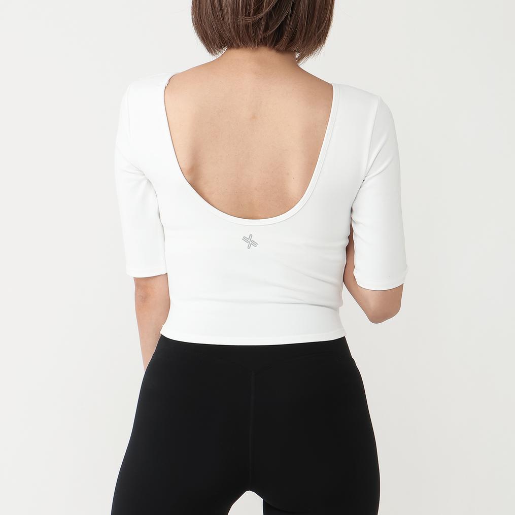 モデル：161cm / 着用サイズ：S XEXYMIX XEXYMIX Open Back Half Sleeve Bra Top画像3