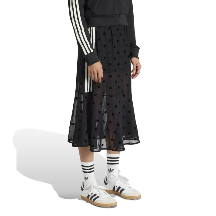 adidas �X�J�[�g BLACK