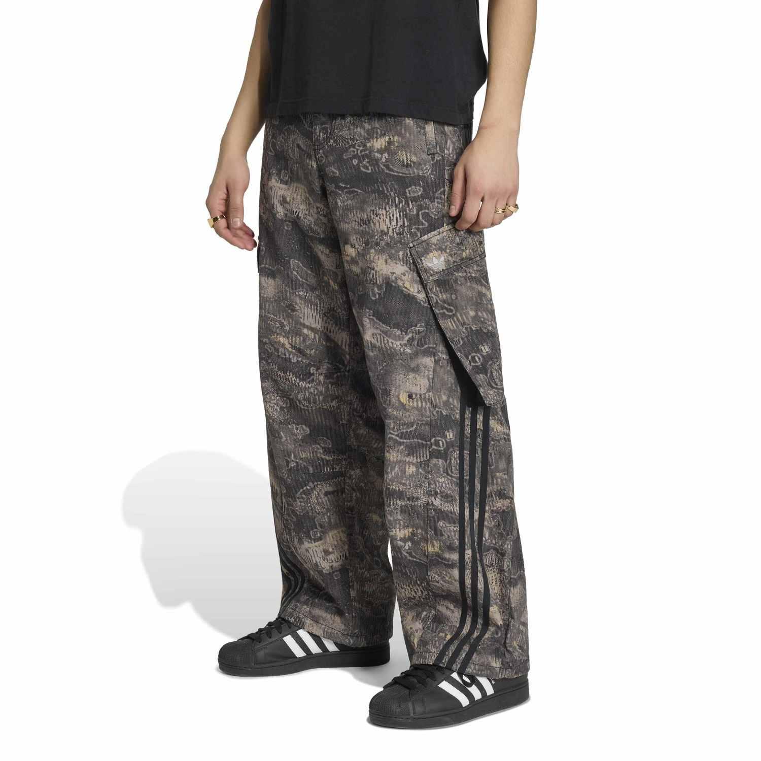 adidas ロングパンツ リアルツリー　PGRY/GRY3/WBEI adidas（アディダス） M CARGO WORKPANTS(ORIWORK) ロングパンツ