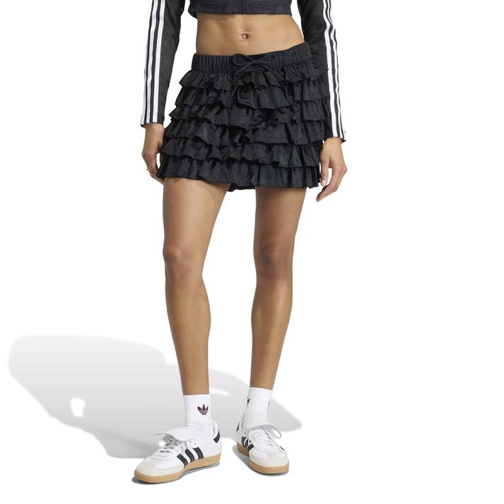 adidas �X�J�[�g BLACK