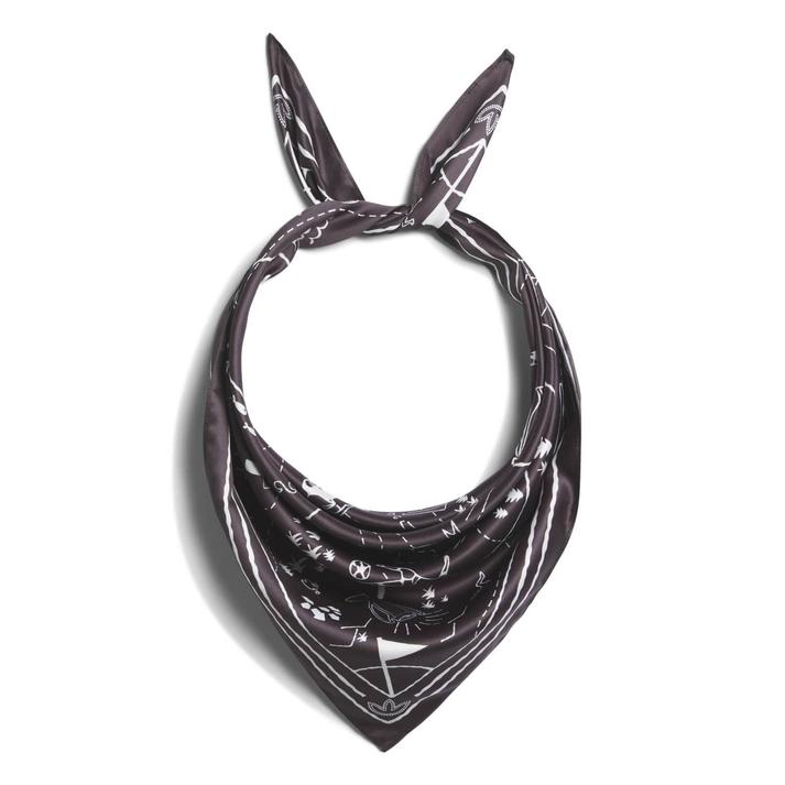 adidas �s��&�X�J�[�t BLACK