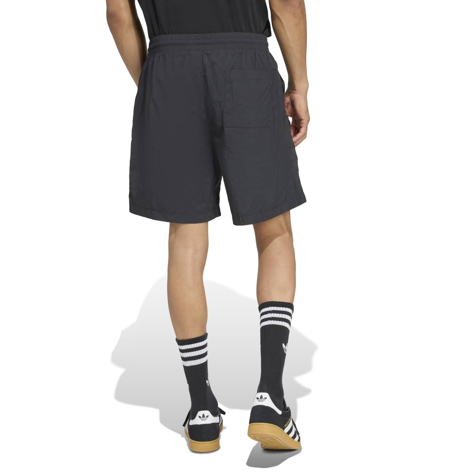 adidas】 アディダス M TRF ESSENTIALS WOVENSHORTS ショートパンツ