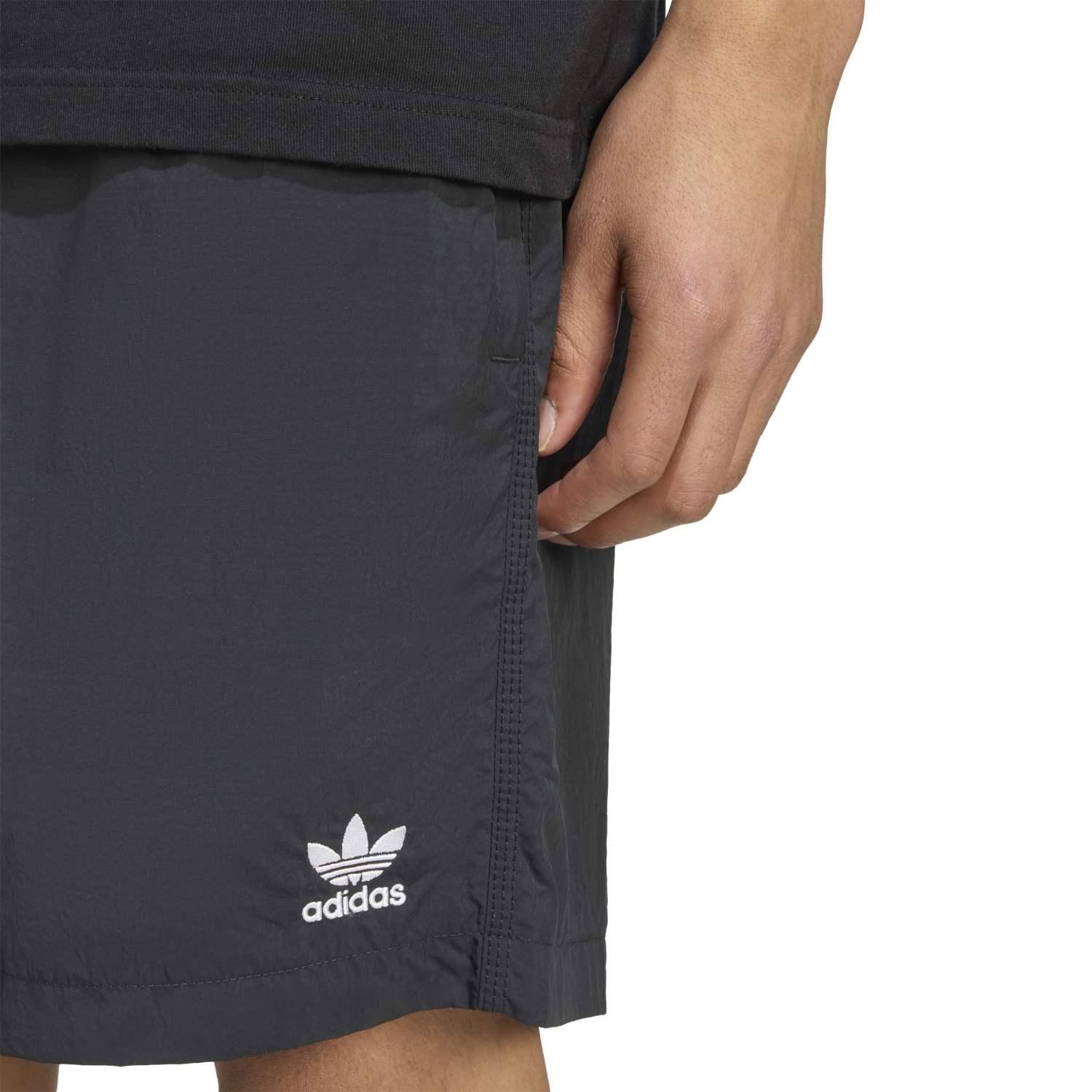 adidas】 アディダス M TRF ESSENTIALS WOVENSHORTS ショートパンツ