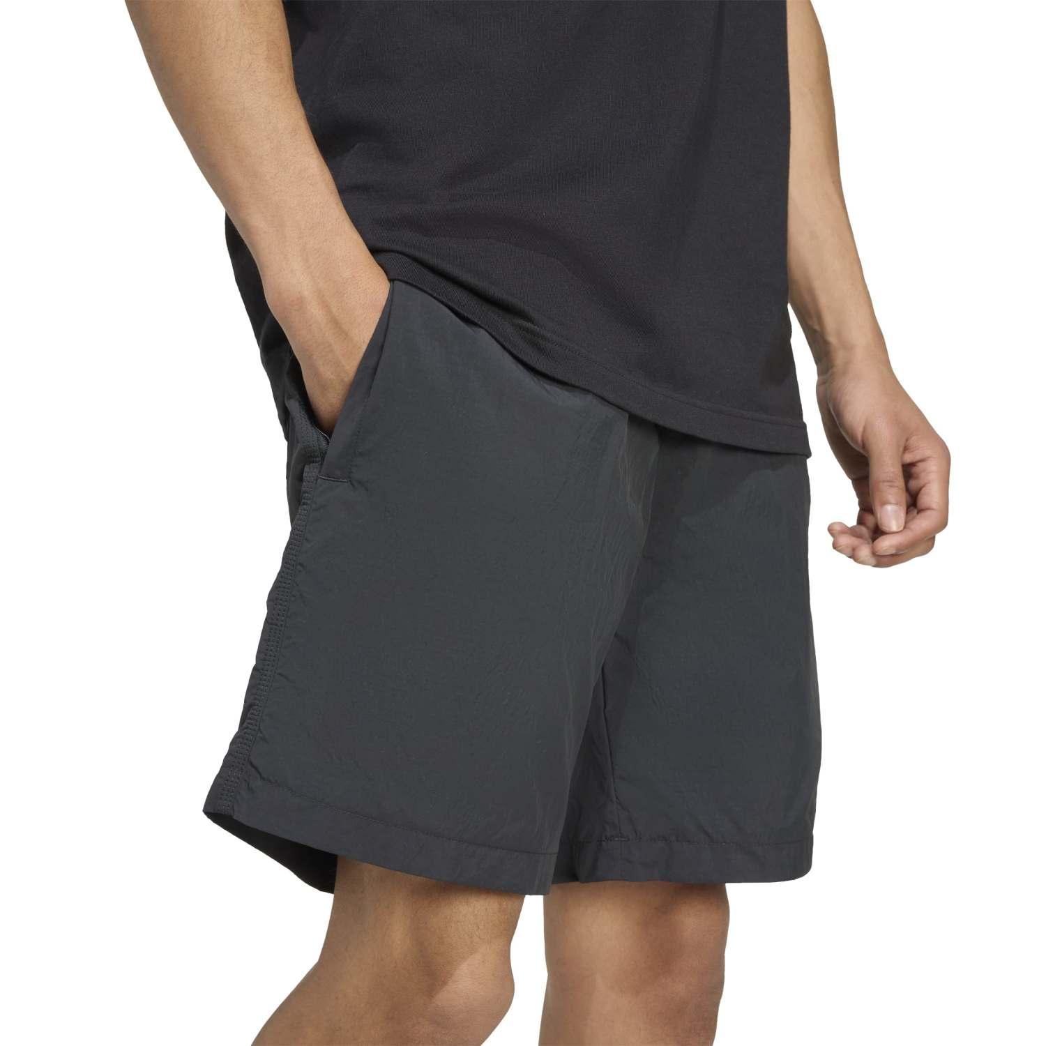 adidas】 アディダス M TRF ESSENTIALS WOVENSHORTS ショートパンツ