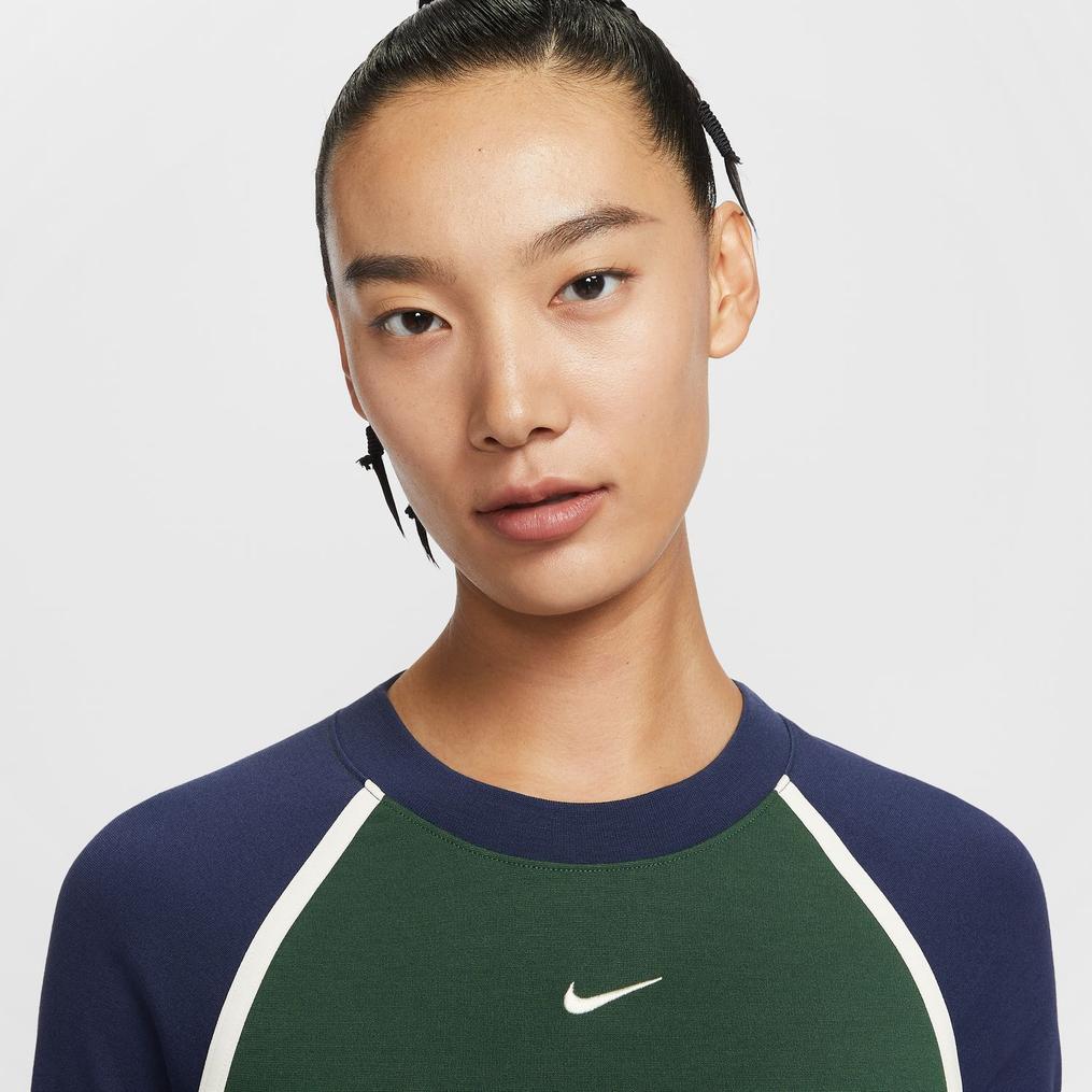  NIKE NIKE Sports Wear Tight L/S Cropped Top画像2