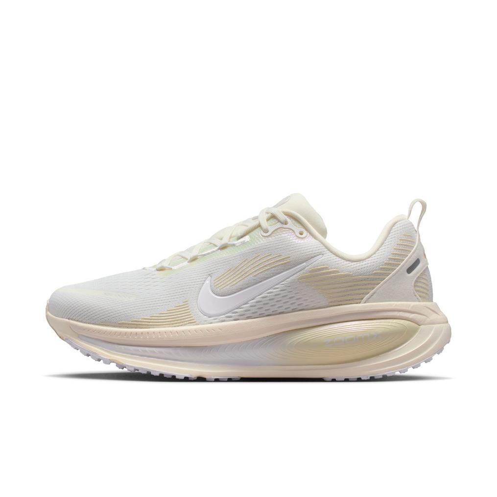  NIKE NIKE W Vomero 18 ESS画像1