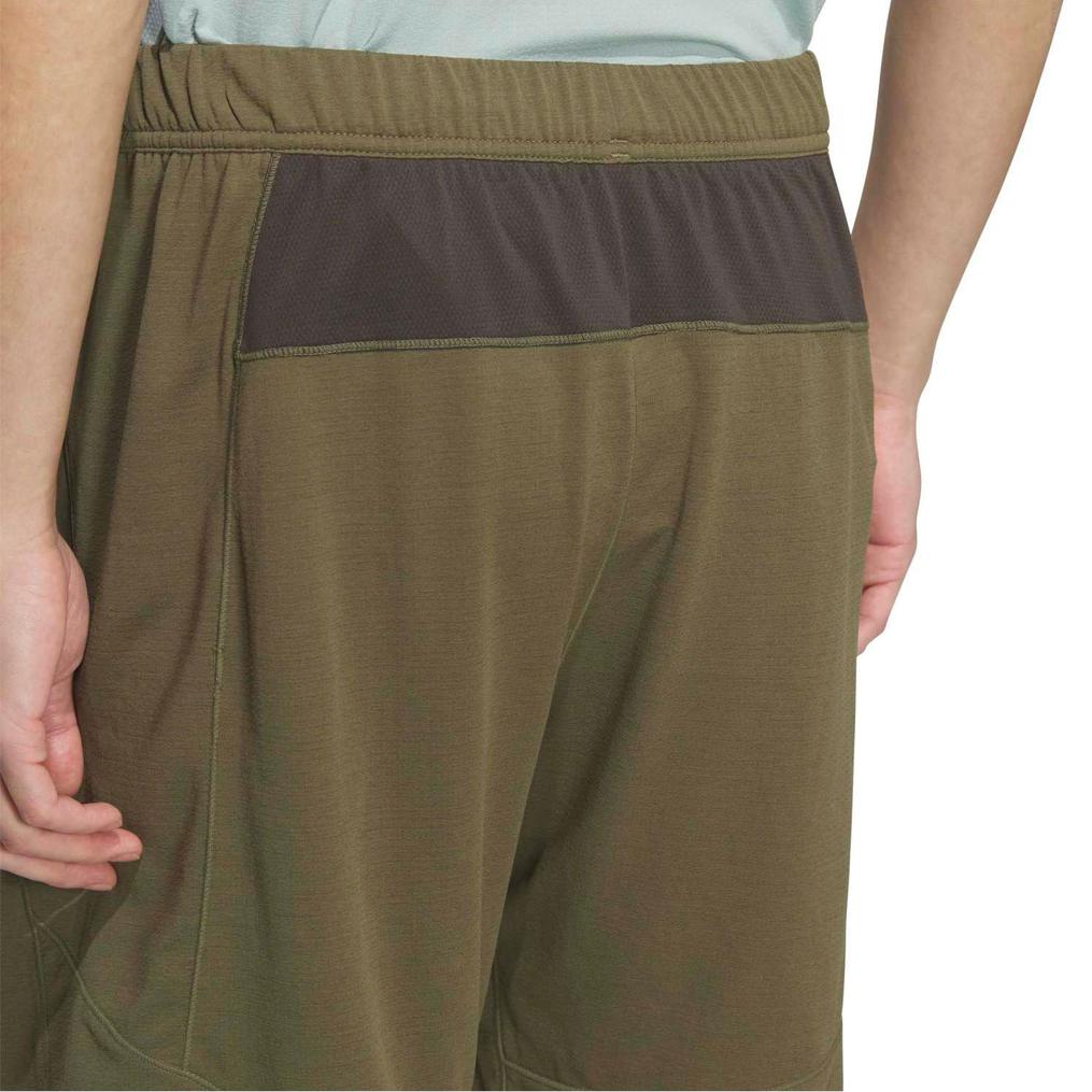  adidas ADIDAS Tech Essentials Cool Touch Stelth 3B Shorts画像5