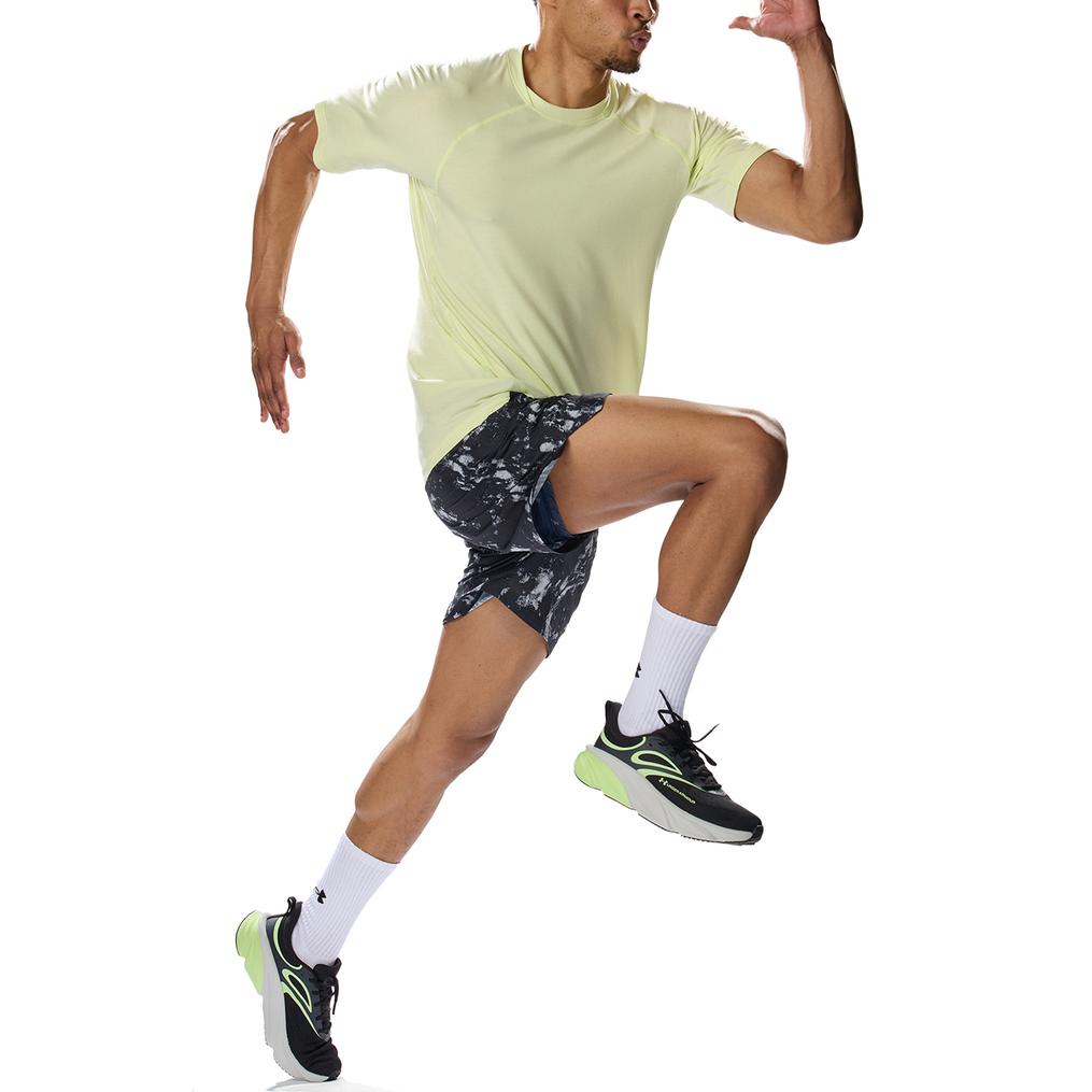  UNDER ARMOUR UNDER ARMOUR UA Woven Multi Pocket Printed Shorts画像8