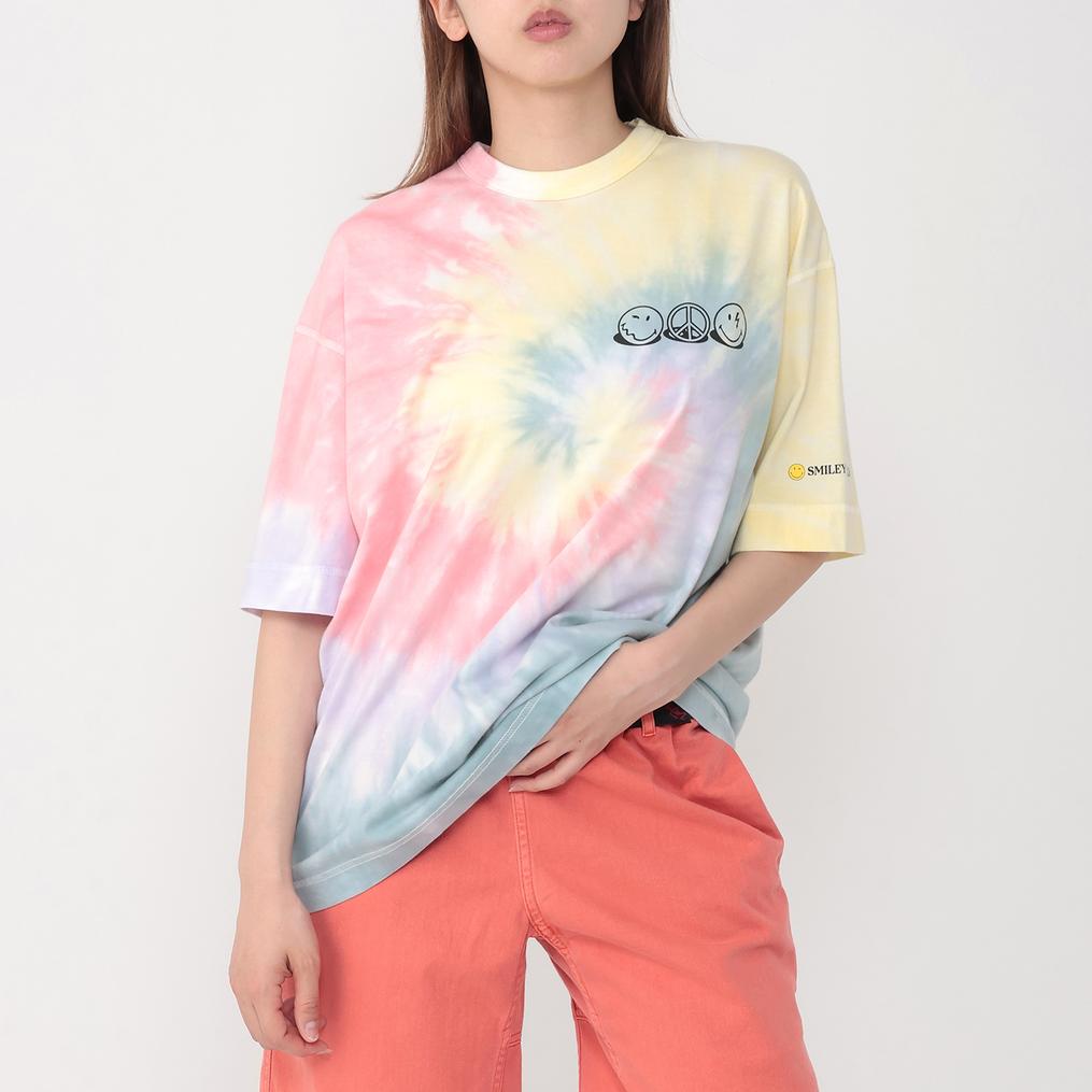 モデル：１６１cm / 着用サイズ：S Healthknit HEALTH KNIT W's Crew S/S Smiley Print Tee画像1