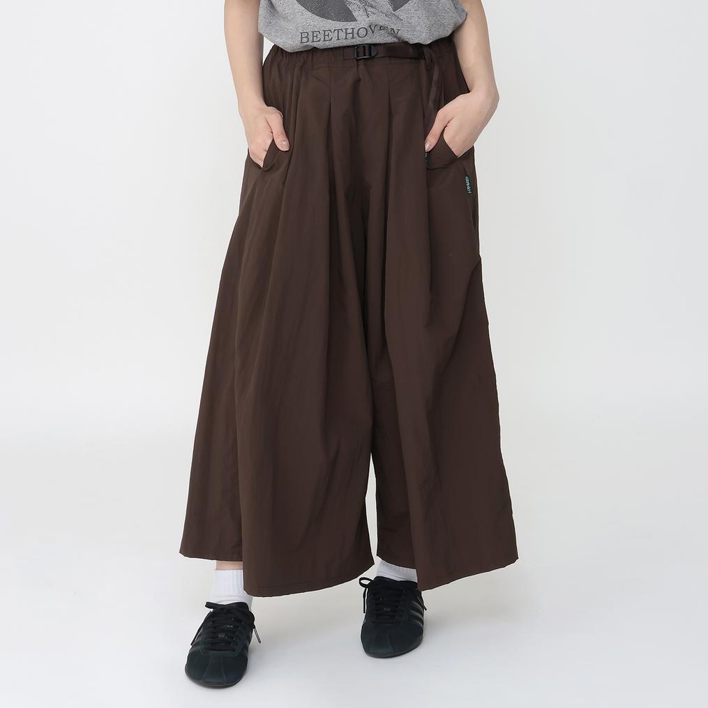 モデル：161㎝ / 着用サイズ：M Gramicci Gramicci W's Nylon Flare Pant OSHMAN'S SMU画像1