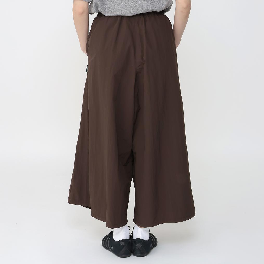 モデル：161㎝ / 着用サイズ：M Gramicci Gramicci W's Nylon Flare Pant OSHMAN'S SMU画像3