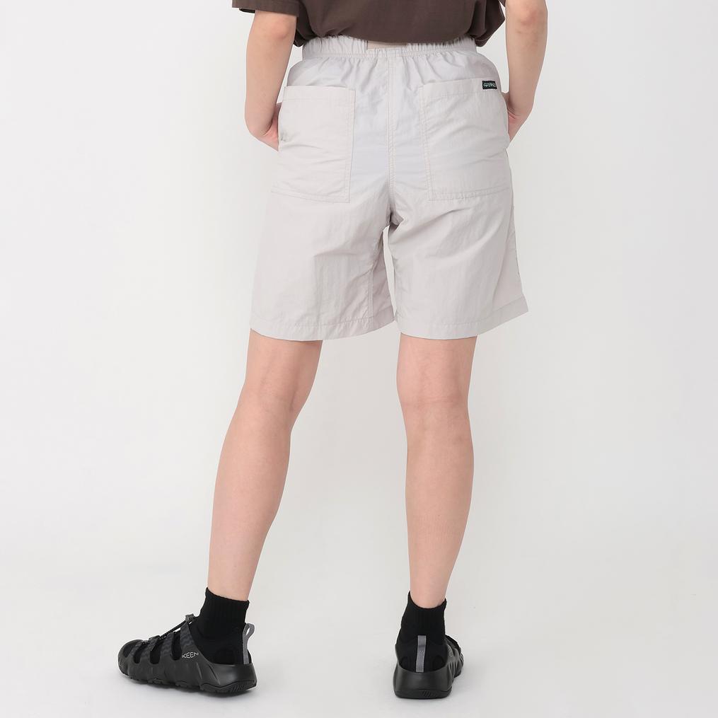 モデル：１６１cm / 着用サイズ：S Gramicci Gramicci W's Nylon Loose Short OSHMAN'S SMU画像3