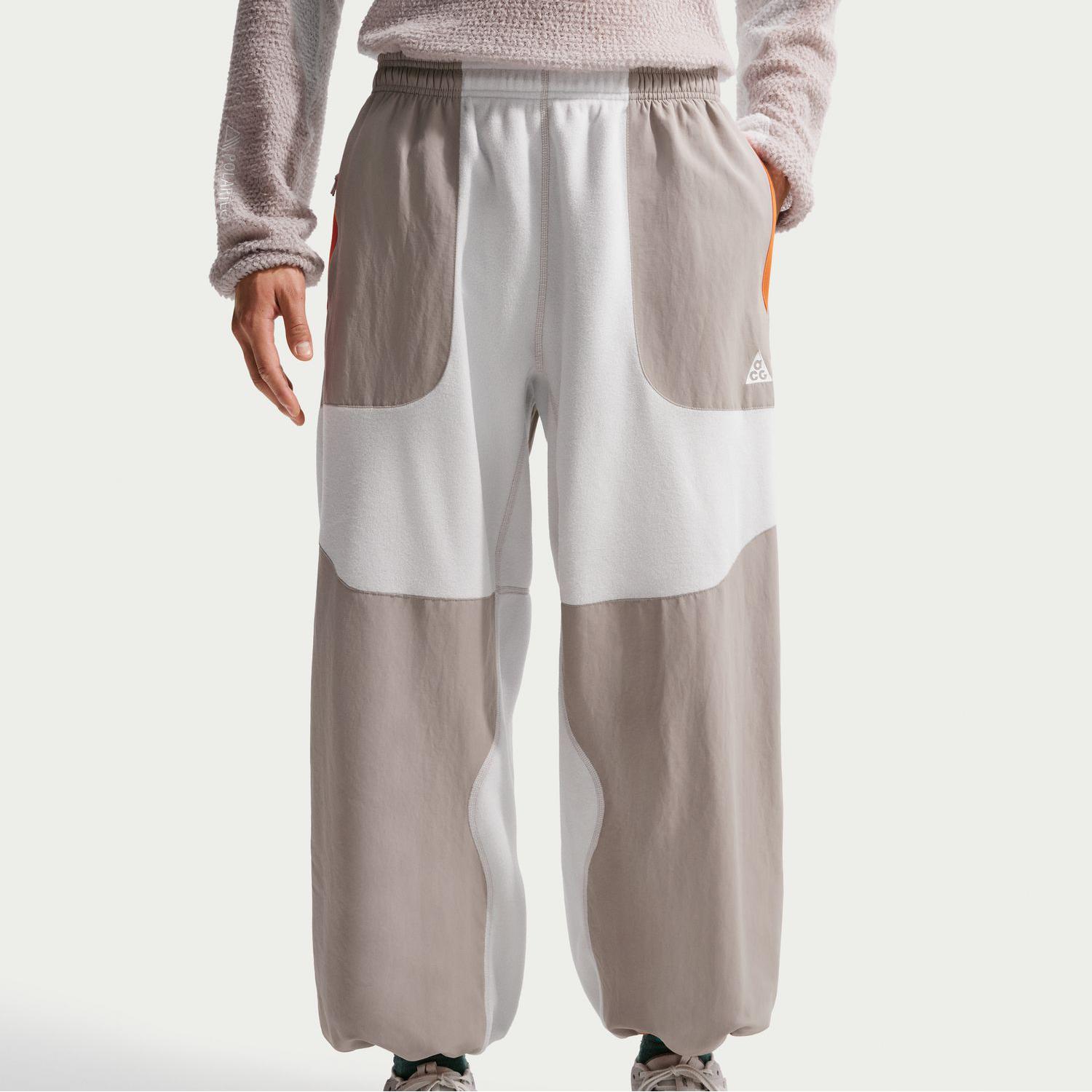 NIKE NIKE ACG Wolf Tree Plus Fleece Pants｜OSHMAN'S ONLINE 公式通販