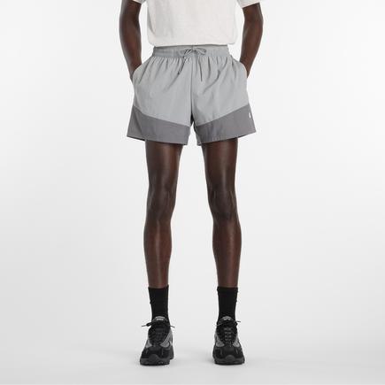 New Balance スポーツレガシーショーツ 5インチ