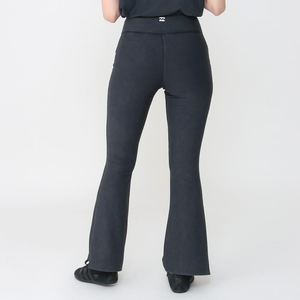 モデル：161㎝ / 着用サイズ：M BILLABONG BILLABONG Active Nylon Leggings OSHMAN'S SMU画像3