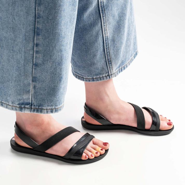IPANEMA �o�C�u�����g �T���_�� BLACK/BLACK/PIN