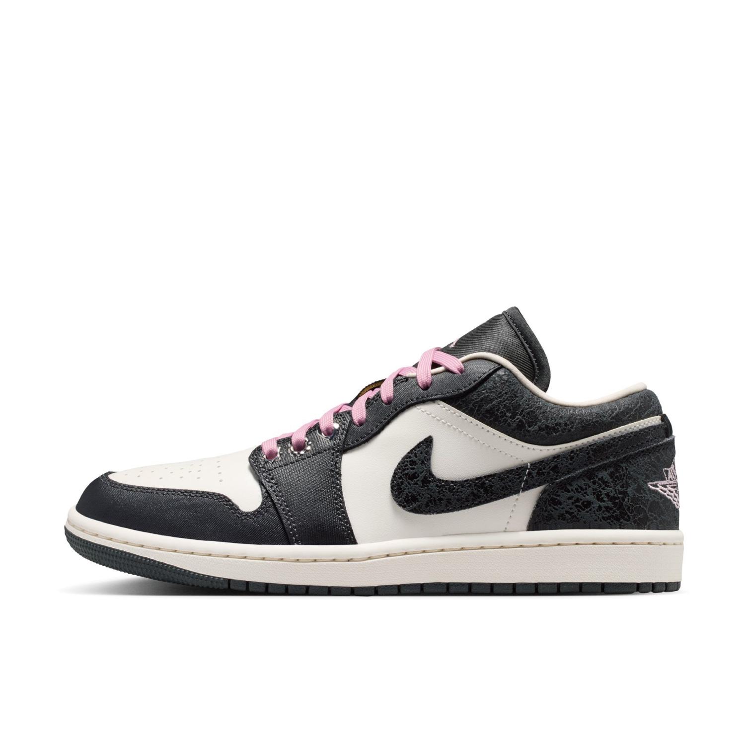  JORDAN BRAND W AIR JORDAN 1 LOW SE画像1