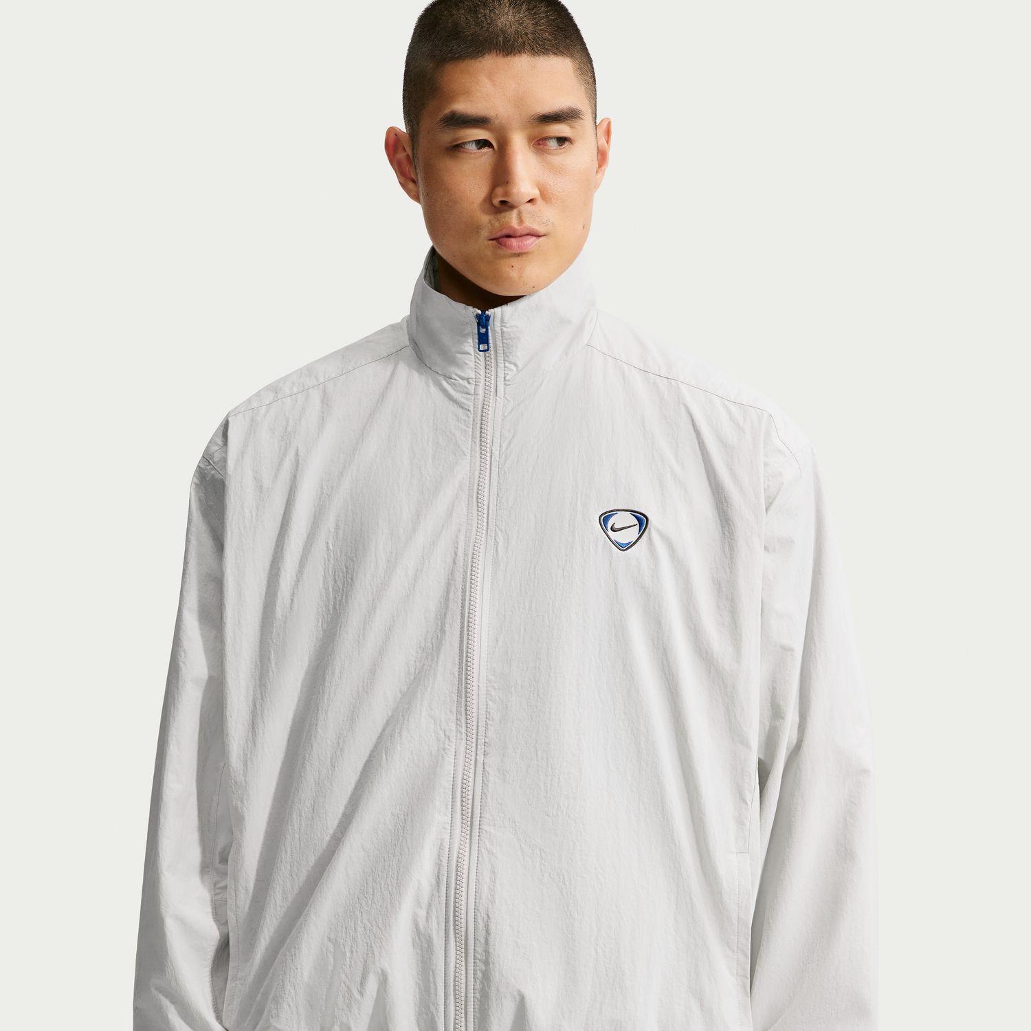 ナイキ　ジャケット　XL Shop Nike Tech Woven Full-Zip Jacket HM7151-065 grey | SNIPES USA