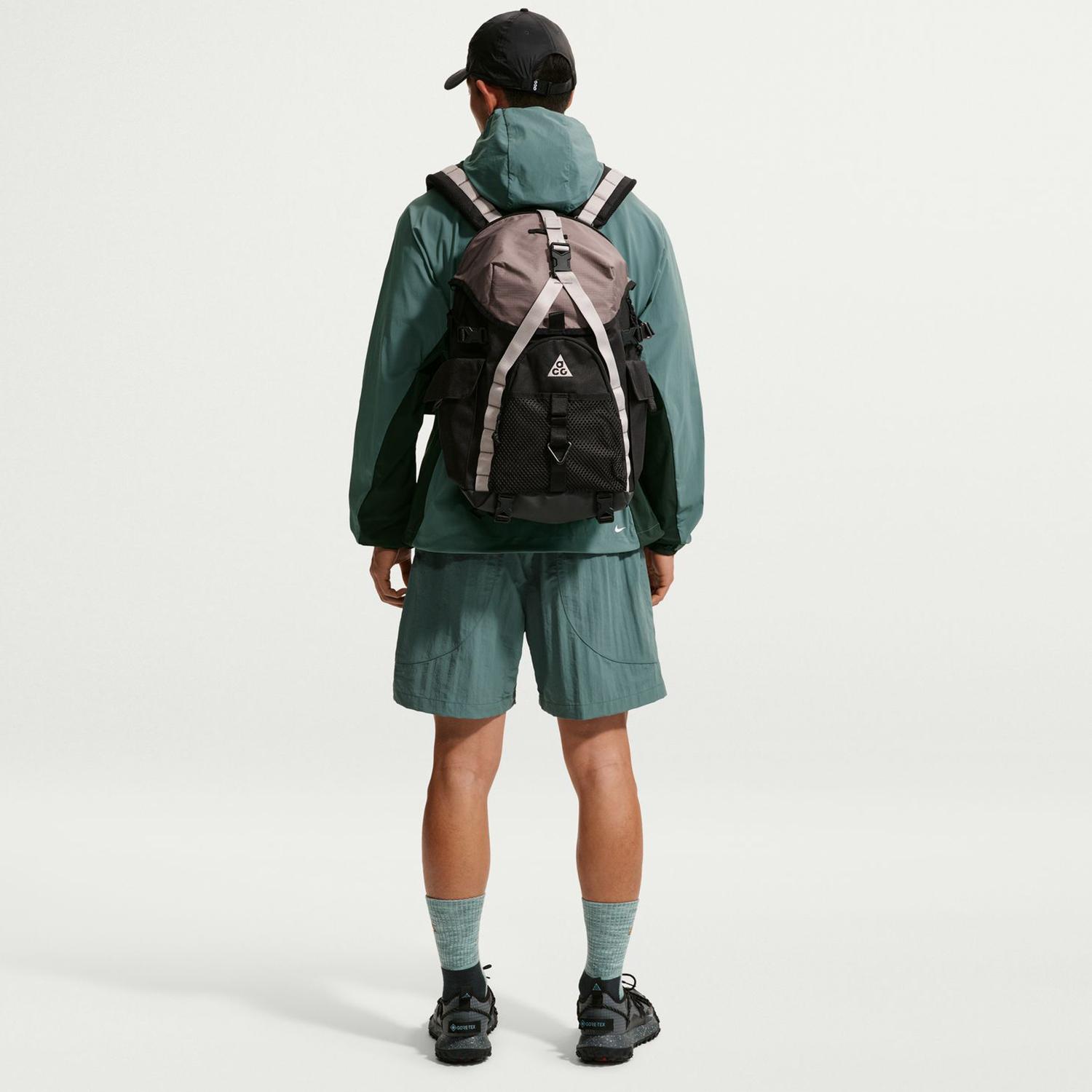 NIKE NIKE ACG 