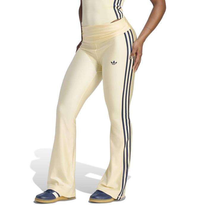 adidas �^�C�c WARMVANILLA