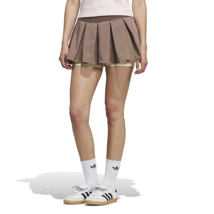 adidas �X�J�[�g TRACEBROWN