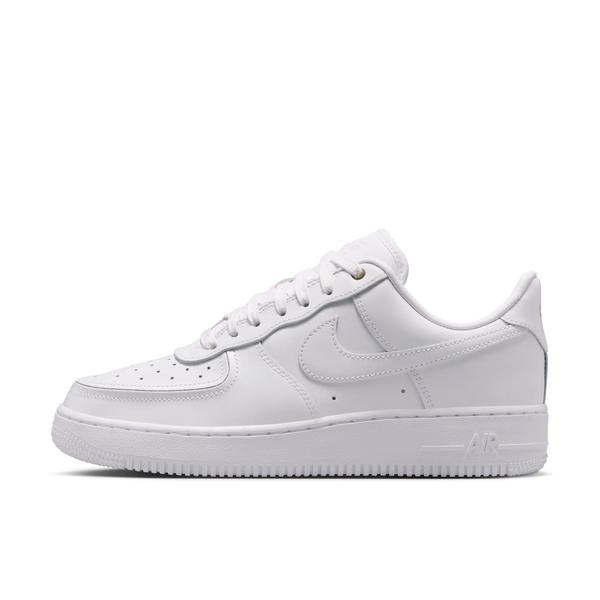 NIKE ウィメンズ エア フォース 1 '07 ホワイト 22.5cm
