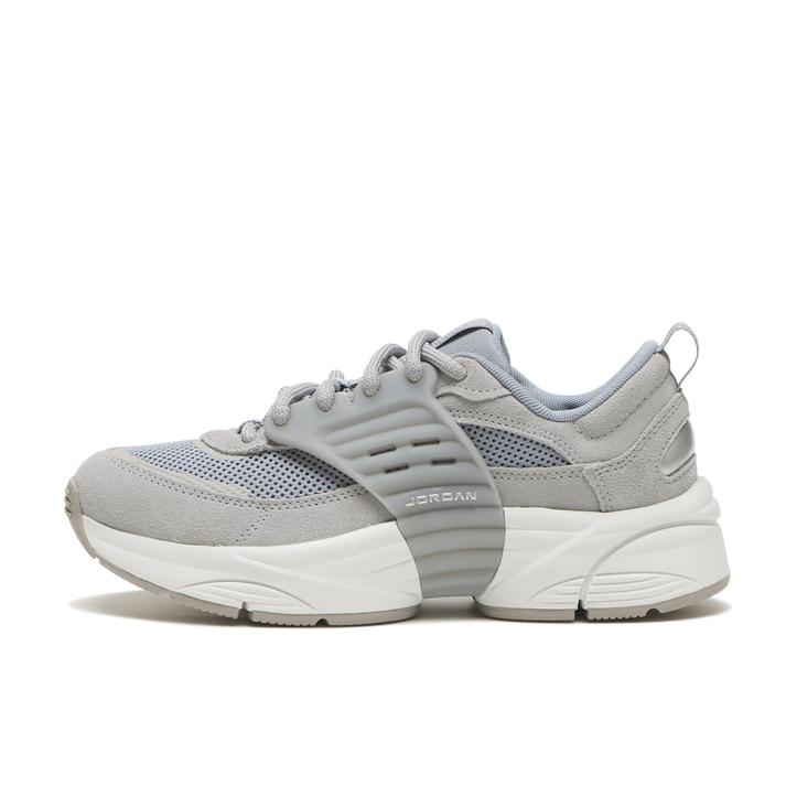JORDAN BRAND �W���[�_�� �g�����i�[ O/S 012WLFGRY/M SIL