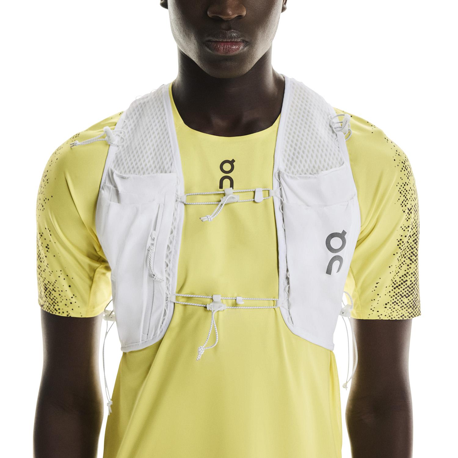 On On Ultra Vest Pro｜OSHMAN'S ONLINE 公式通販