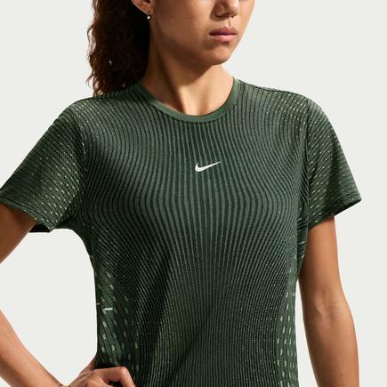 NIKE スウィフトエアロフィット S/S ラントップス