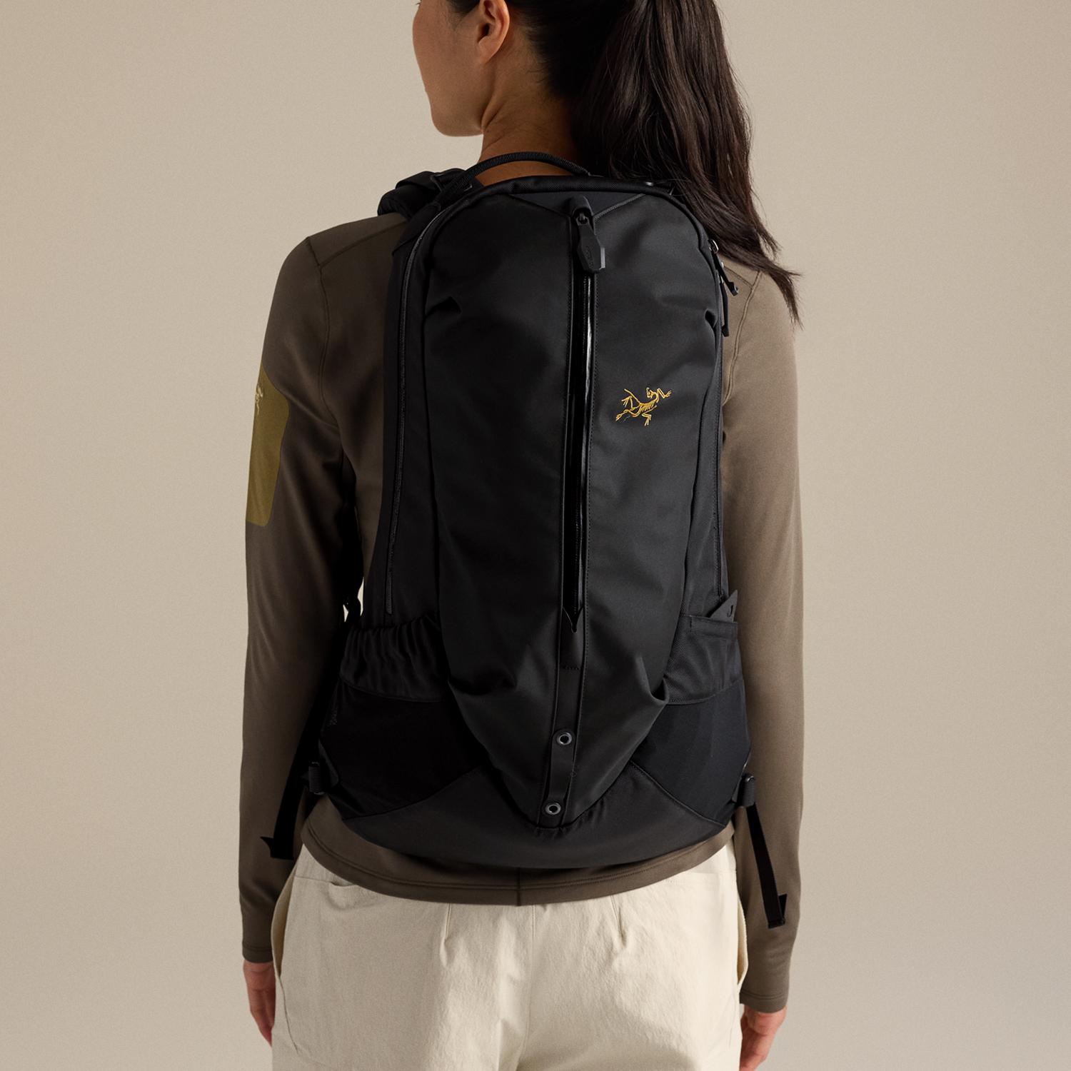 ARC'TERYX ARC'TERYX Arro 22 Backpack｜OSHMAN'S ONLINE 公式通販
