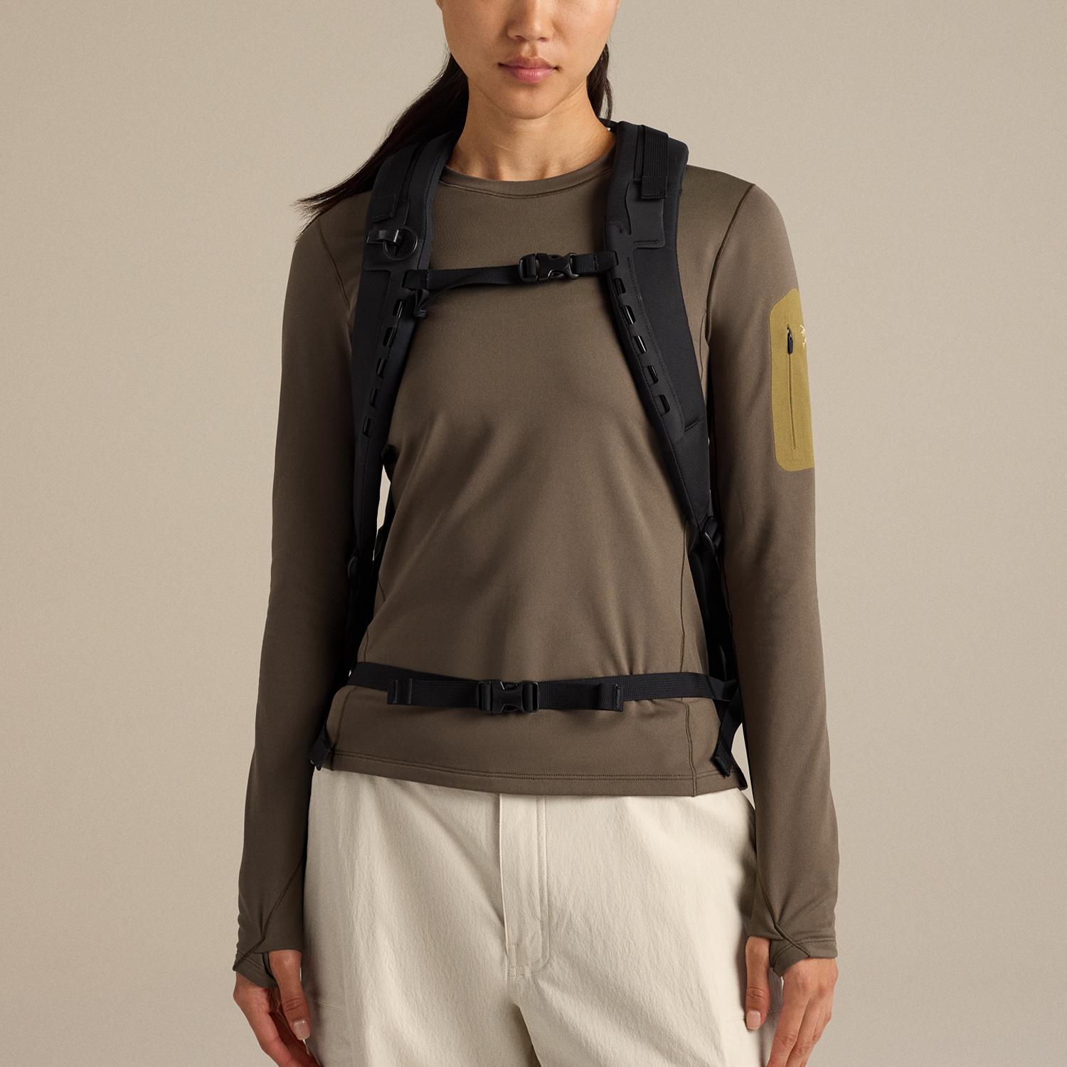 ARC'TERYX ARC'TERYX Arro 22 Backpack｜OSHMAN'S ONLINE 公式通販