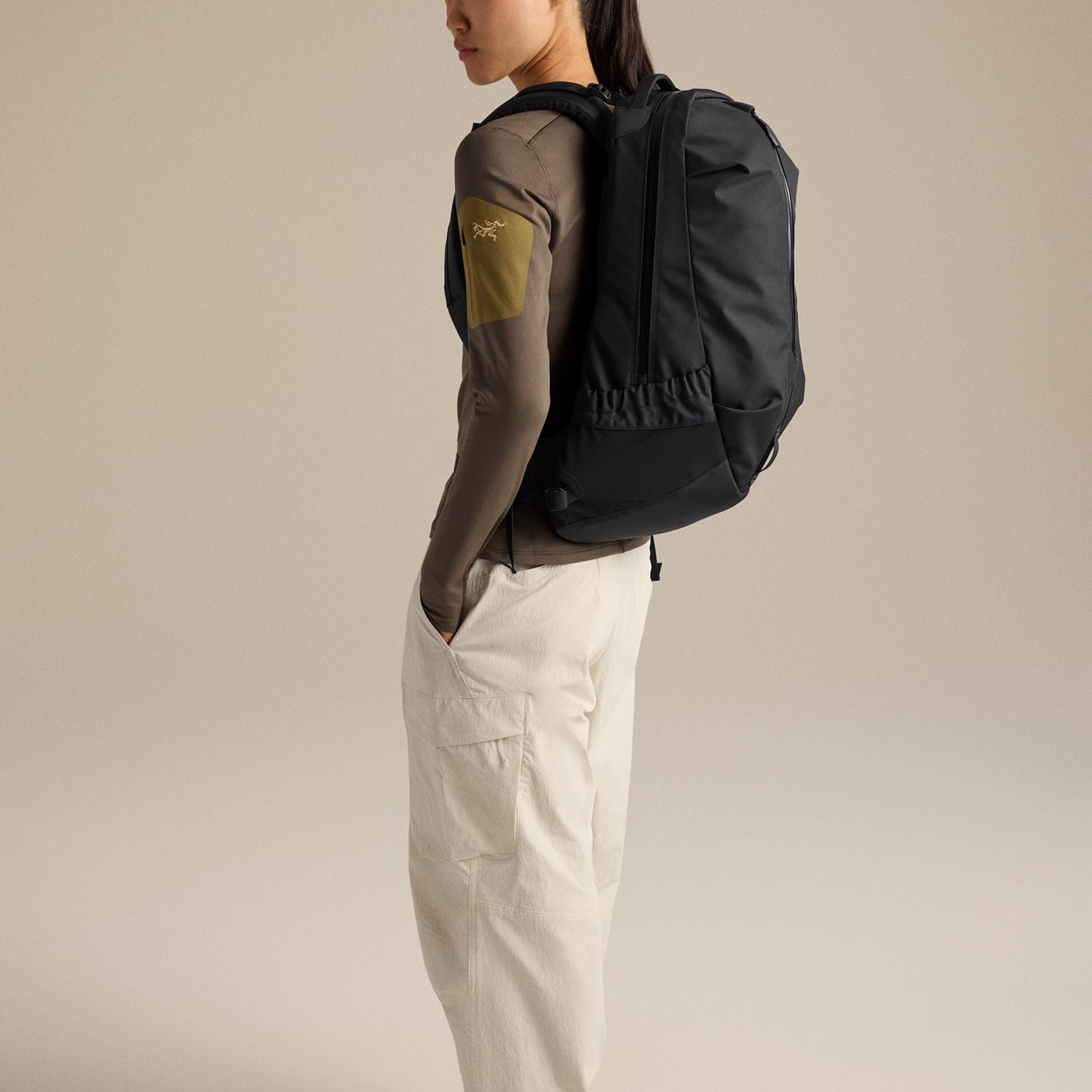 ARC'TERYX ARC'TERYX Arro 22 Backpack｜OSHMAN'S ONLINE 公式通販
