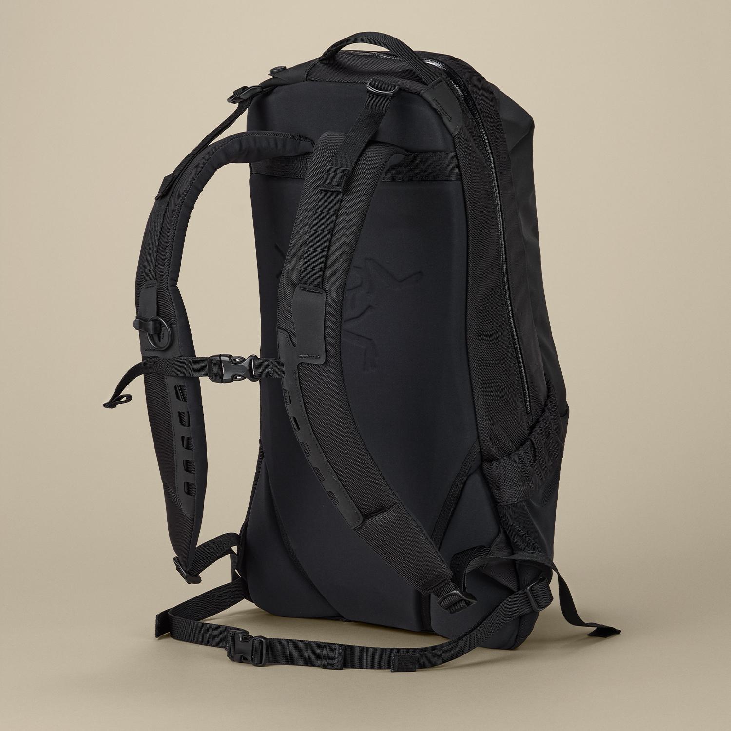 ARC'TERYX ARC'TERYX Arro 22 Backpack｜OSHMAN'S ONLINE 公式通販