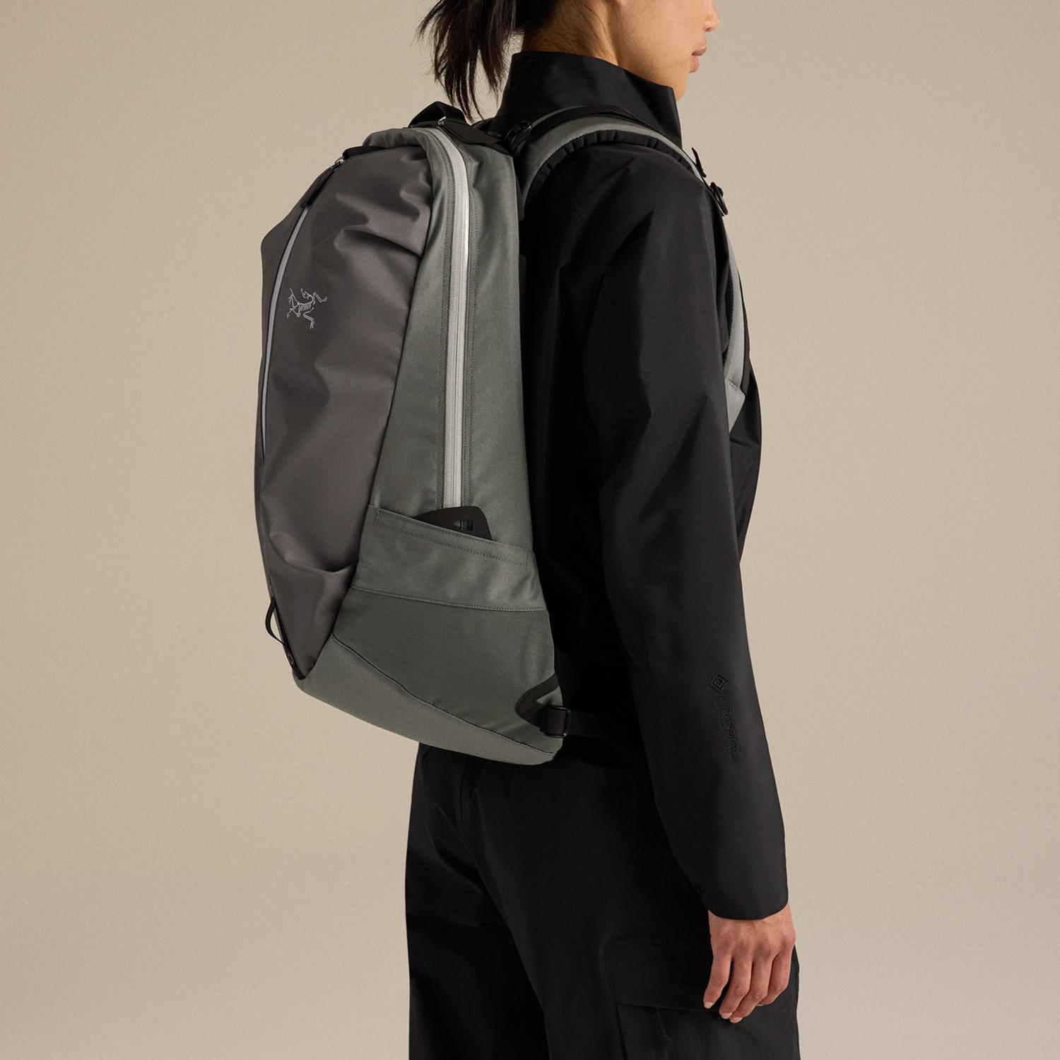 ARC'TERYX ARC'TERYX Arro 22 Backpack｜OSHMAN'S ONLINE 公式通販