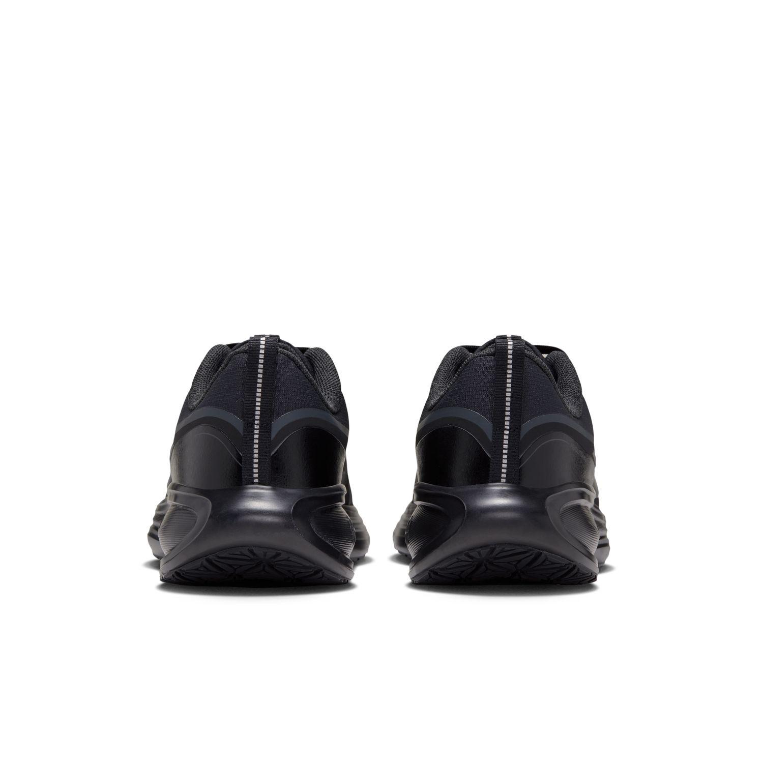 NIKE】 ナイキ W REVOLUTION 8 UTILITY ウィメンズ レボリューション 8