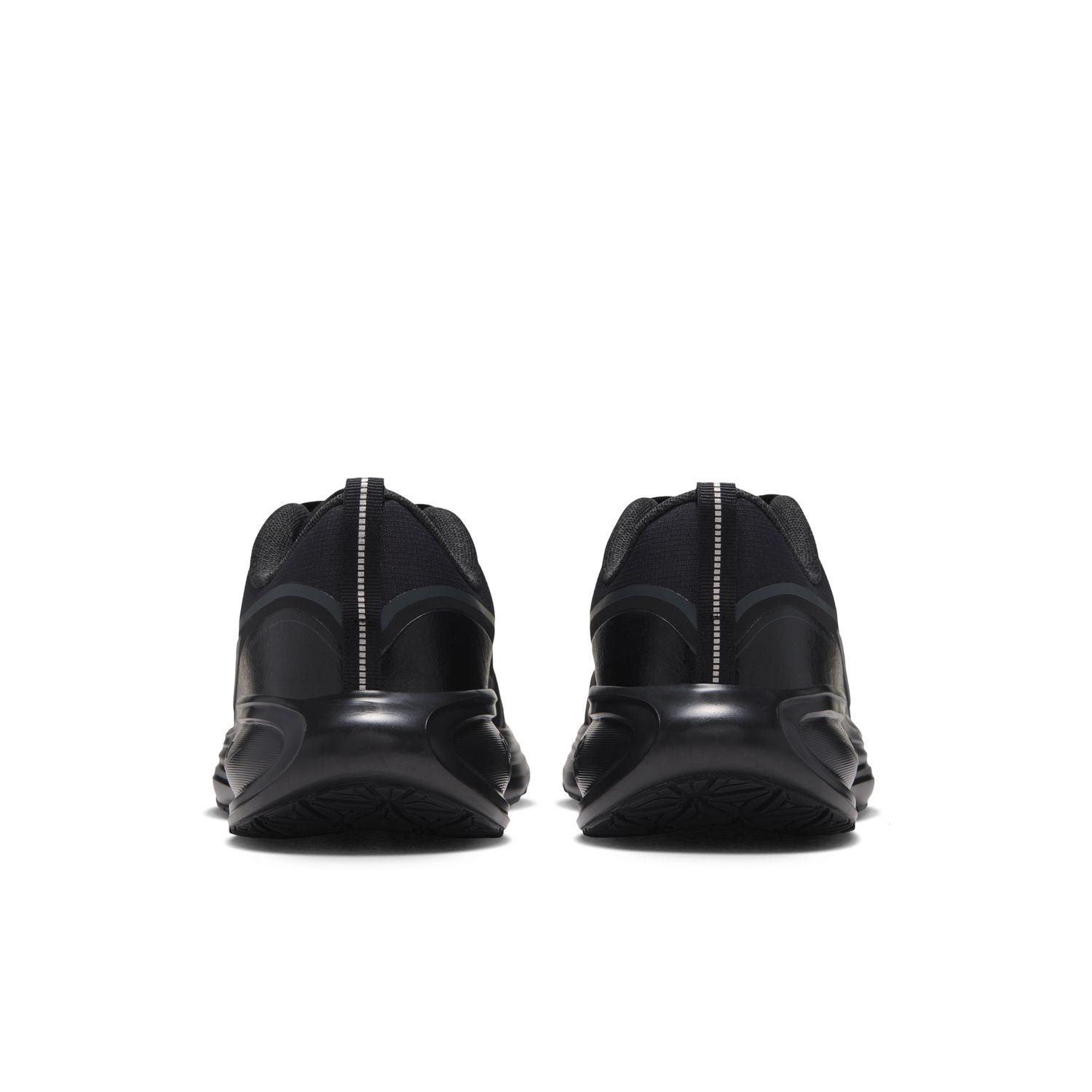 NIKE】 ナイキ REVOLUTION 8 UTILITY レボリューション 8