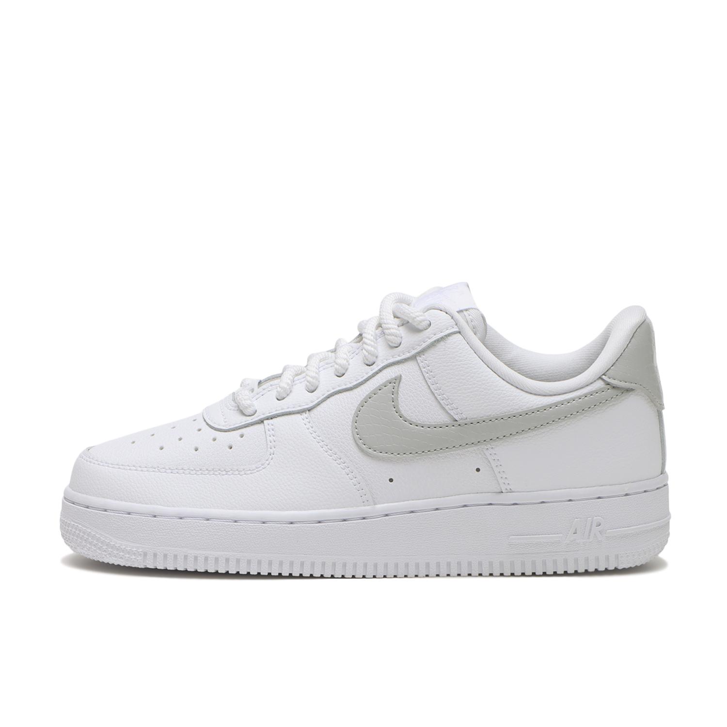  NIKE W AIR FORCE 1 '07画像1
