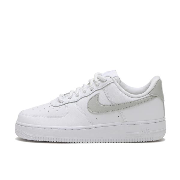 NIKE ウィメンズ エア フォース 1 '07 ホワイト 22.5cm